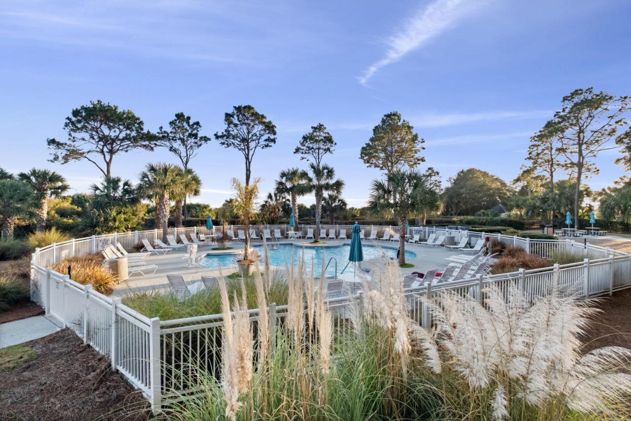 Ocean Dunes Villas #111, Beach Condo In Coligny Beach, 43 S Forest Beach Dr, Hilton Head Sc, Oceanfront Condo, Heated Pool, By Vacation Rental Hhi Île de Hilton-Head Extérieur photo