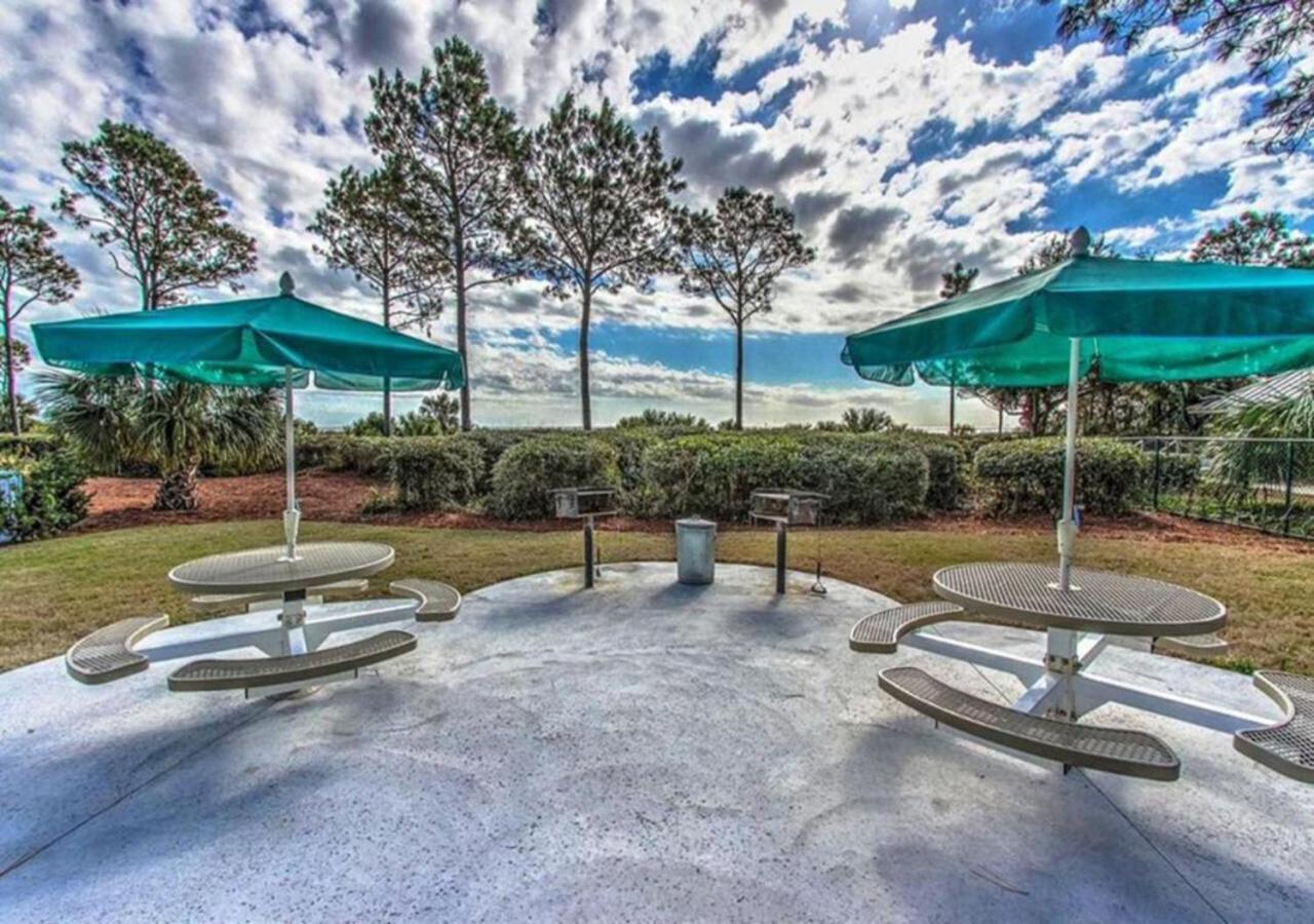 Ocean Dunes Villas #111, Beach Condo In Coligny Beach, 43 S Forest Beach Dr, Hilton Head Sc, Oceanfront Condo, Heated Pool, By Vacation Rental Hhi Île de Hilton-Head Extérieur photo